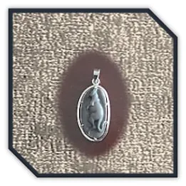 PE00800C-Sterling Silver Kangaroo Black Opal Pendant.