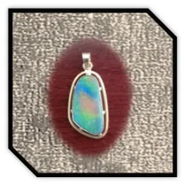 PE02500C-9ct Yellow Gold Opal Pendant.