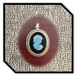 PE00900C-9ct Yellow Gold Opal on Onyx Cameo Pendant.