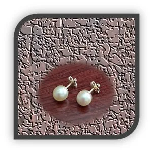 ES00400D-9ct Yellow Gold Pearl Studs.
