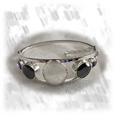 BA00700E-Sterling Silver Synthetic Garnet Natural Amethyst Bangle.